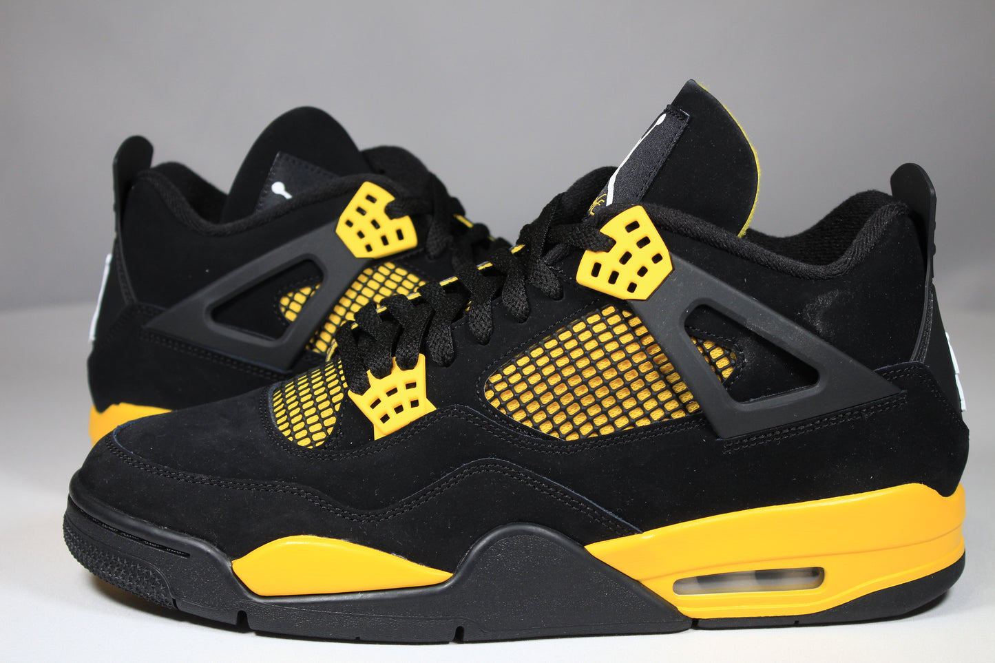 AIR JORDAN 4 RETRO (Yellow) "Thunder" Size 12 BRAND NEW