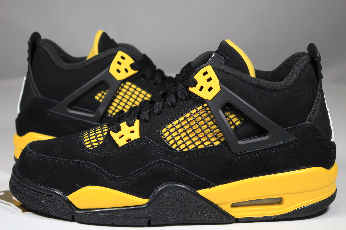 AIR JORDAN 4 RETRO GS (Yellow) "Thunder" Size 7Y