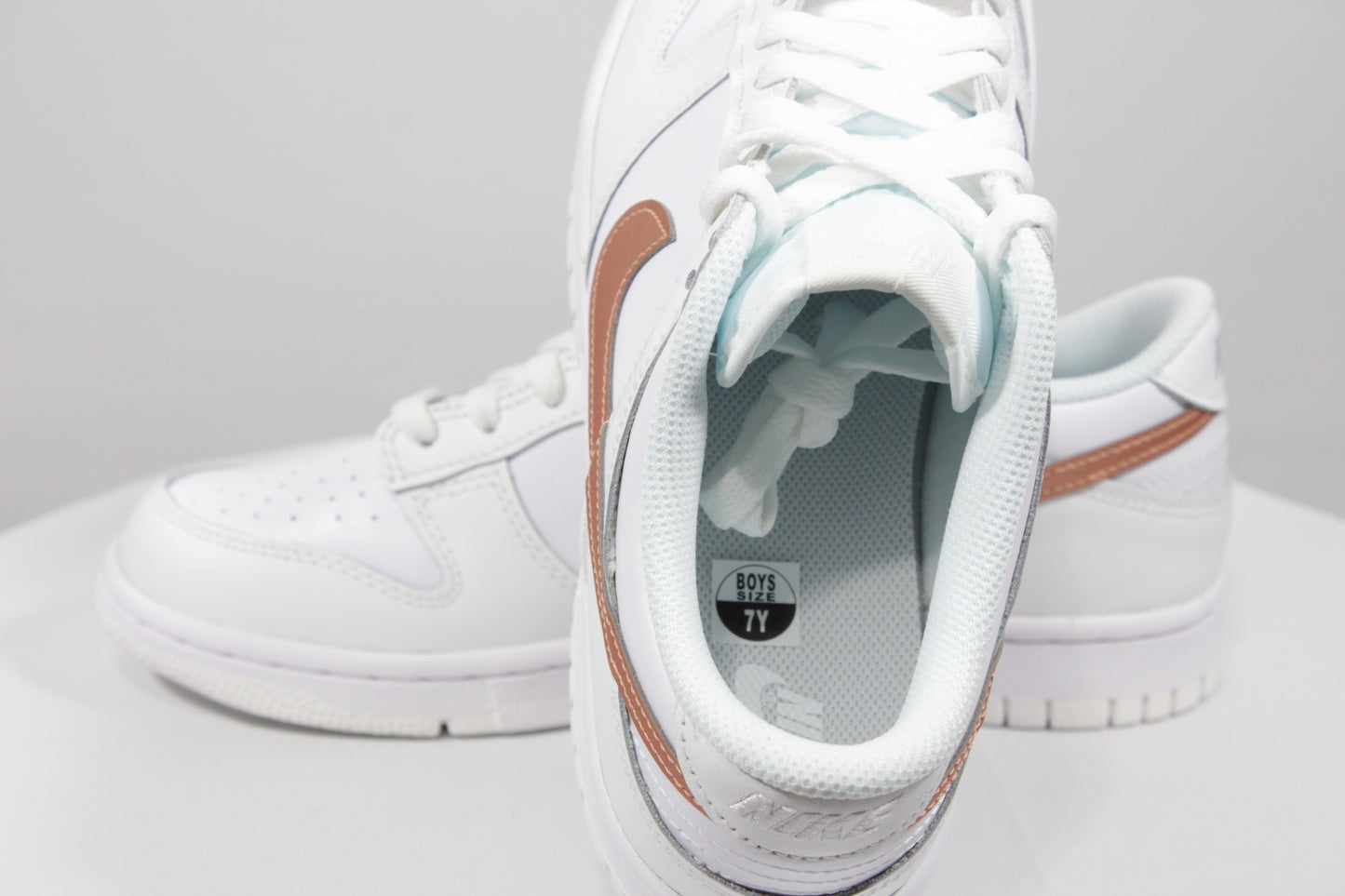 NIKE DUNK LOW (GS) "White Pink" SIZE 7Y