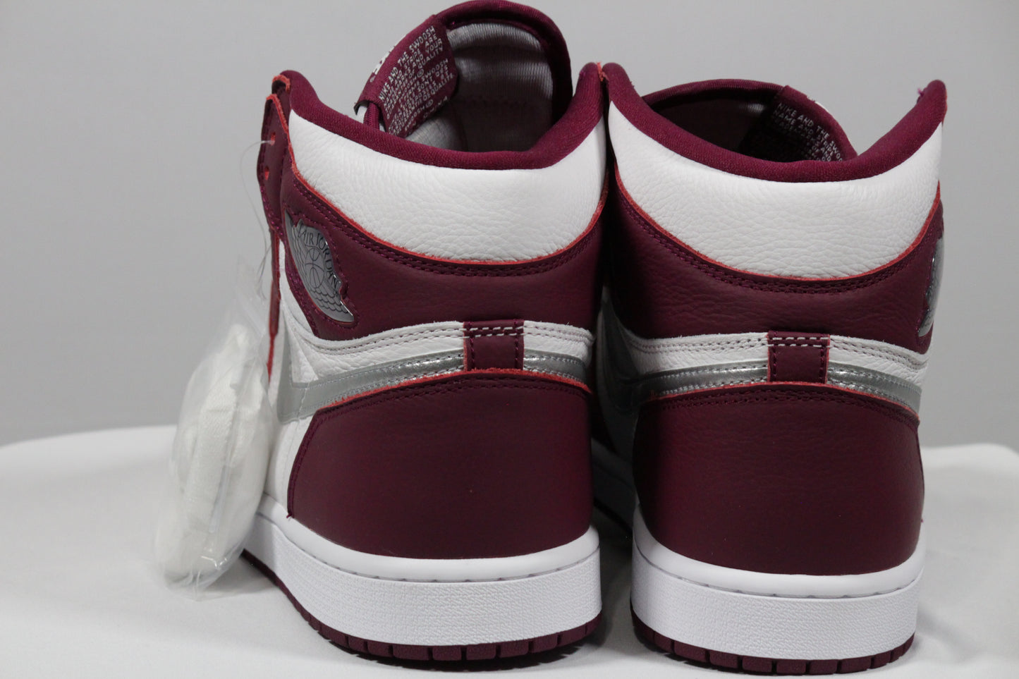 AIR JORDAN 1 RETRO HIGH OG "Bordeaux" SIZE 10