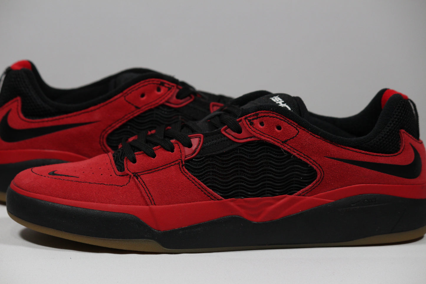 NIKE SB ISHOD "Varsity Red" SIZE 8M/9.5W