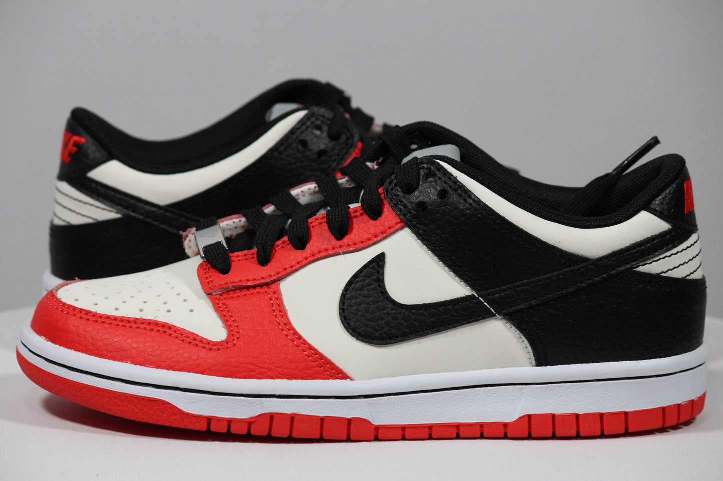 NIKE DUNK LOW EMB "NBA 75th ANNIVERSARY CHICAGO"