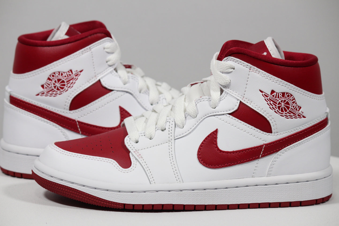 WMNS AIR JORDAN 1 MID "Reverse Chicago" SIZE 5.5W (POMEGRANATE)