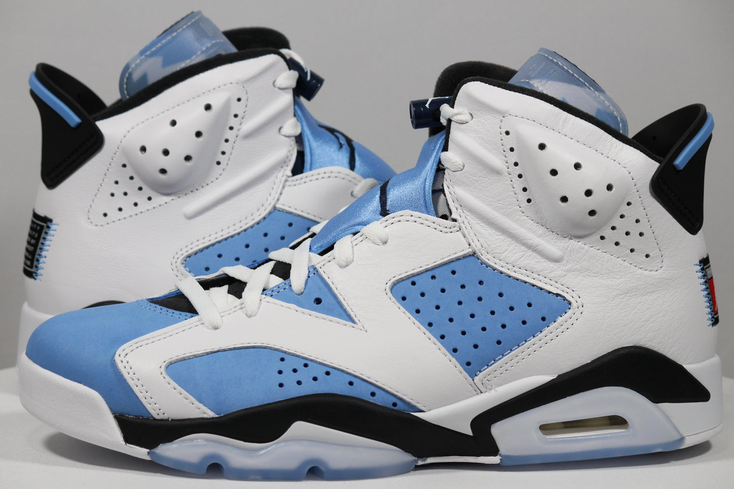 AIR JORDAN 6 RETRO "UNC"