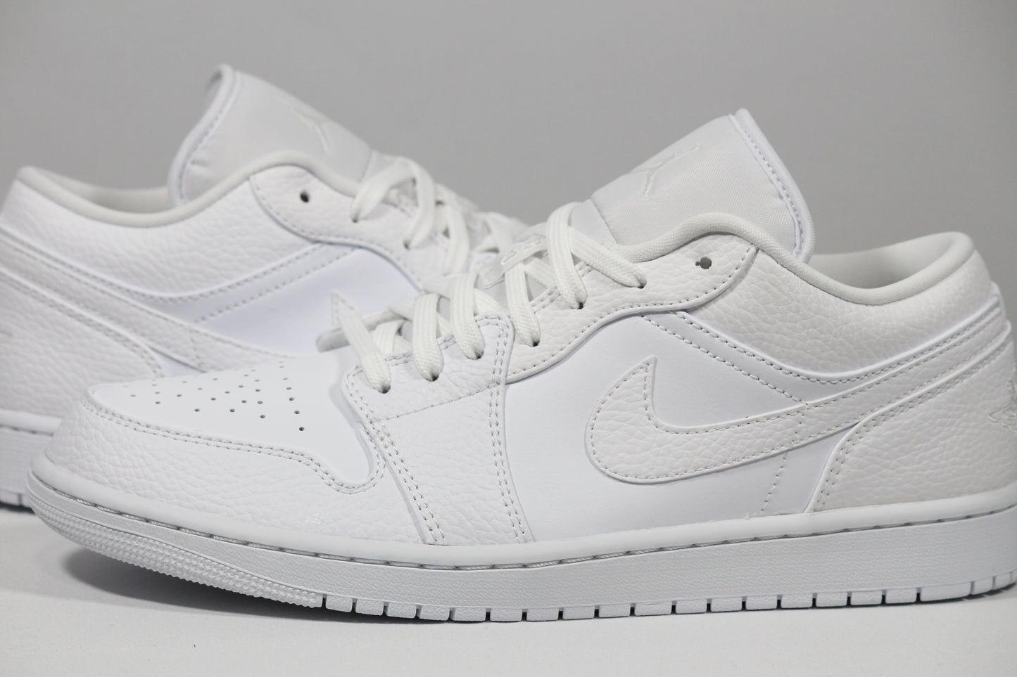 AIR JORDAN 1 LOW "Triple White" Size 10