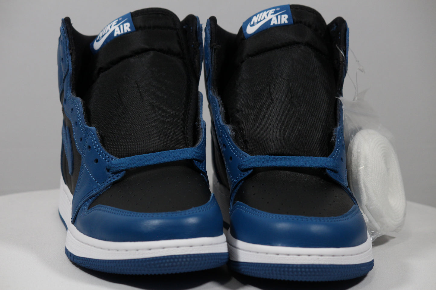 AIR JORDAN 1 RETRO HIGH OG "Dark Marina Blue"