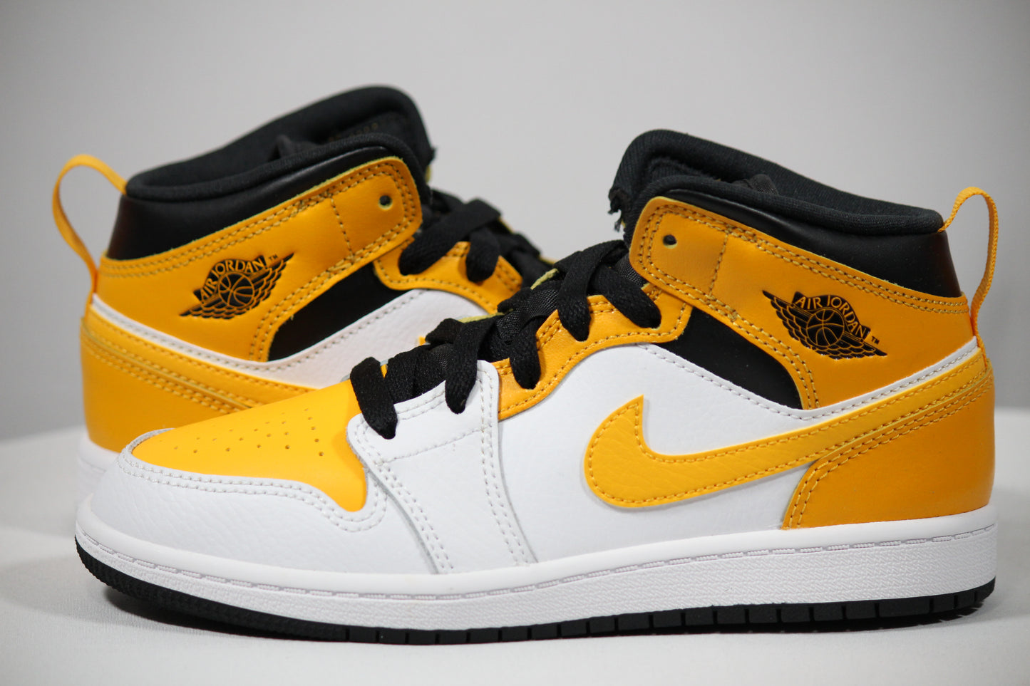 JORDAN 1 MID "University Gold" SIZE 2Y