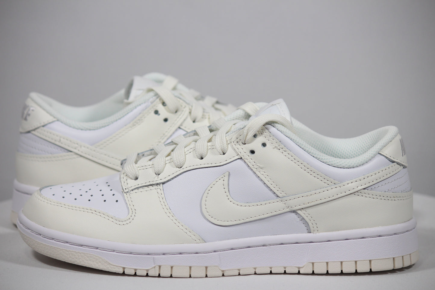 W NIKE DUNK LOW (White/Sail) SIZE 8W "Coconut Milk"