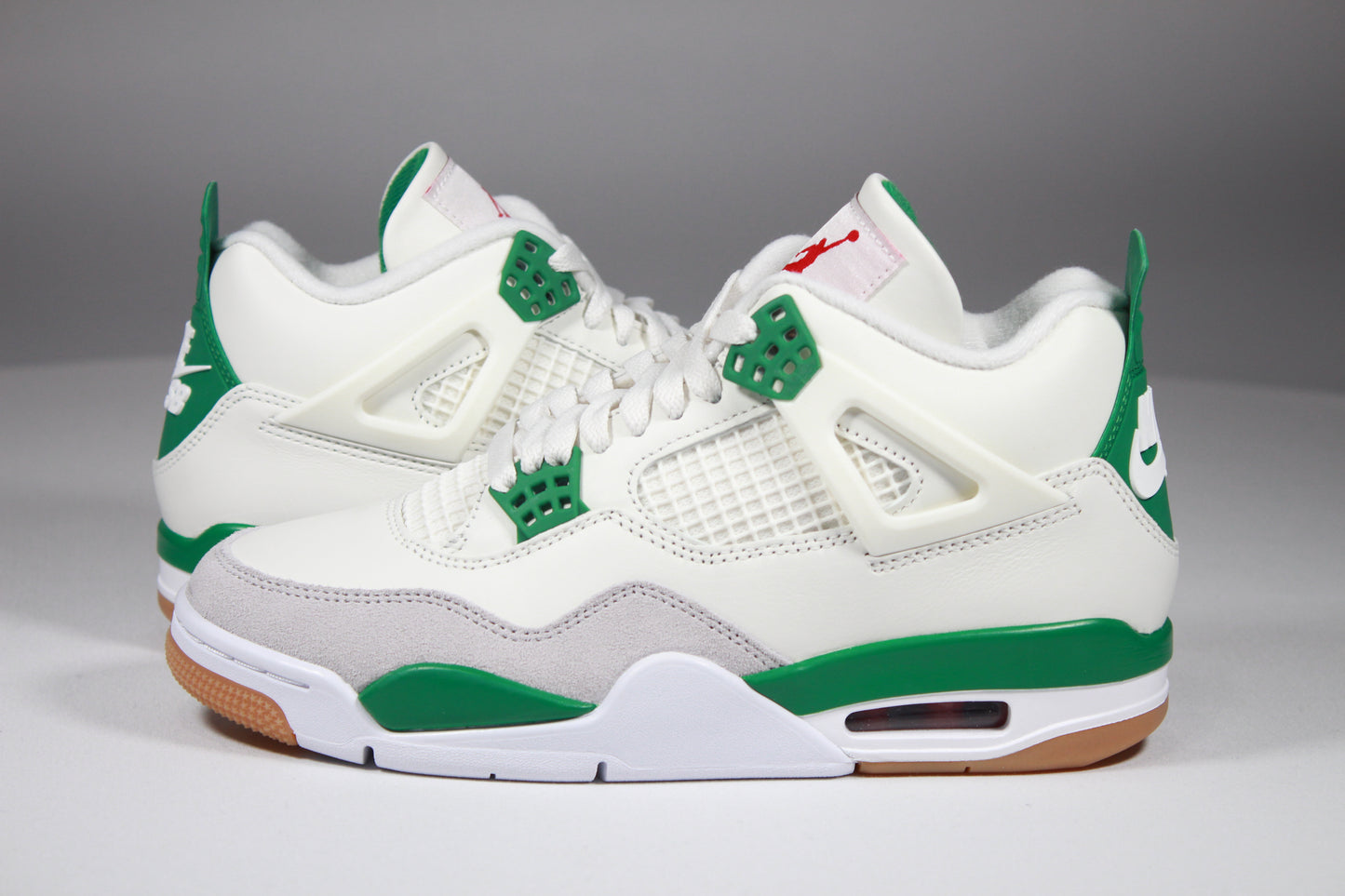 AIR JORDAN 4 RETRO SB "Pine Green"