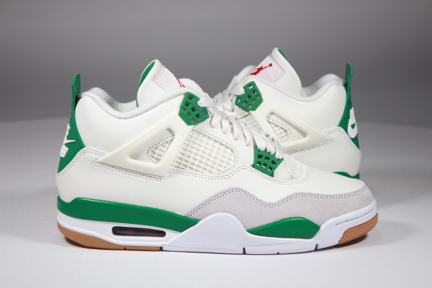 AIR JORDAN 4 RETRO SB "Pine Green"